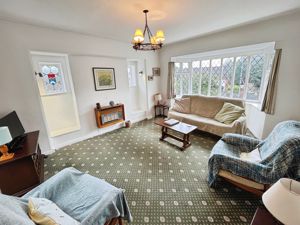 Lounge- click for photo gallery